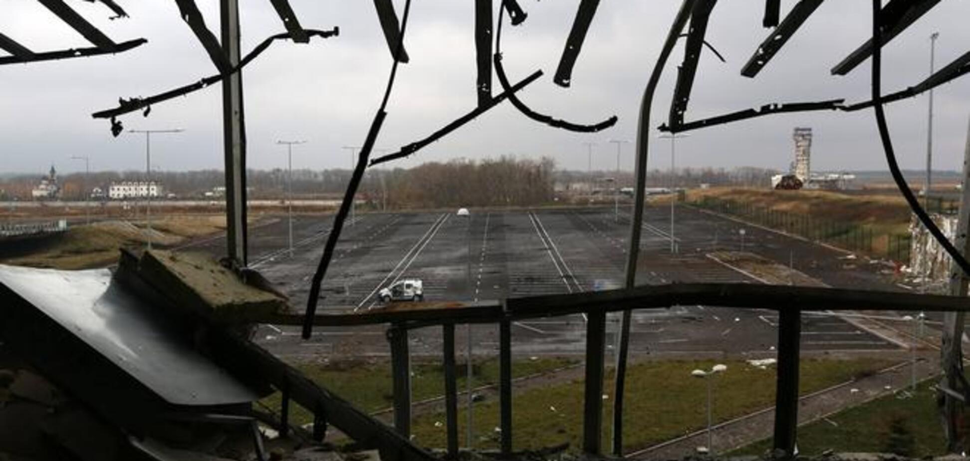 В аеропорту Донецька йдуть жорстокі бої, але 'кіборги' не відступлять ні на метр - Полторак