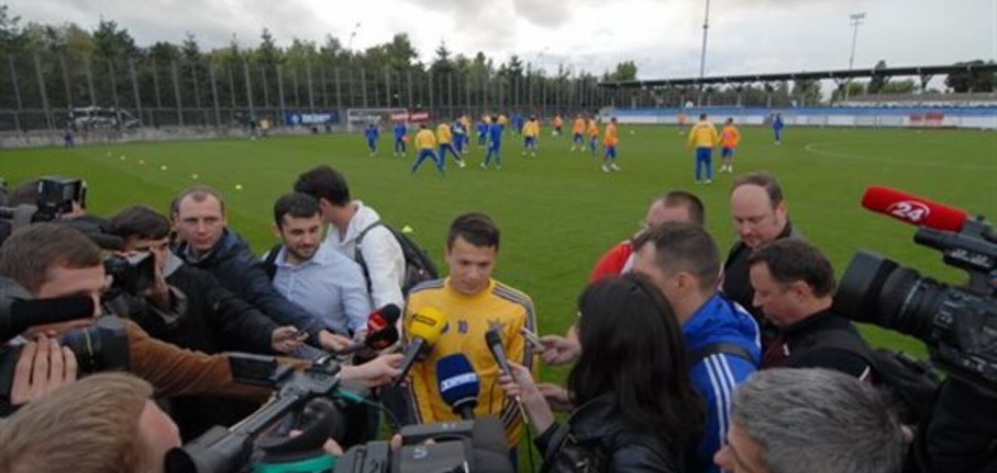 Тренер сборной Украины раскритиковал Коноплянку