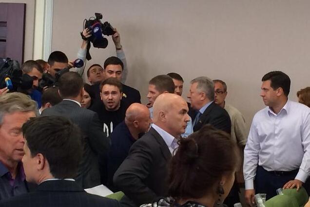 Депутатам Киевсовета запретили говорить на сессии обидные слова