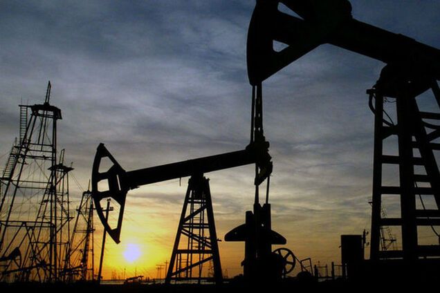 Кувейт заложил в бюджет на 2015 год цену на нефть $55-60 за баррель - WSJ