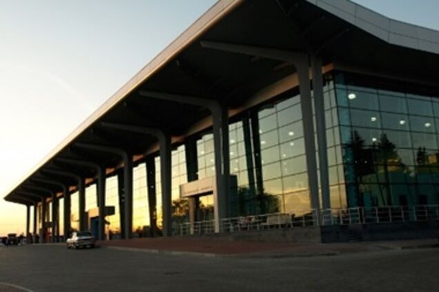 Самолет из Москвы не долетел до Запорожья