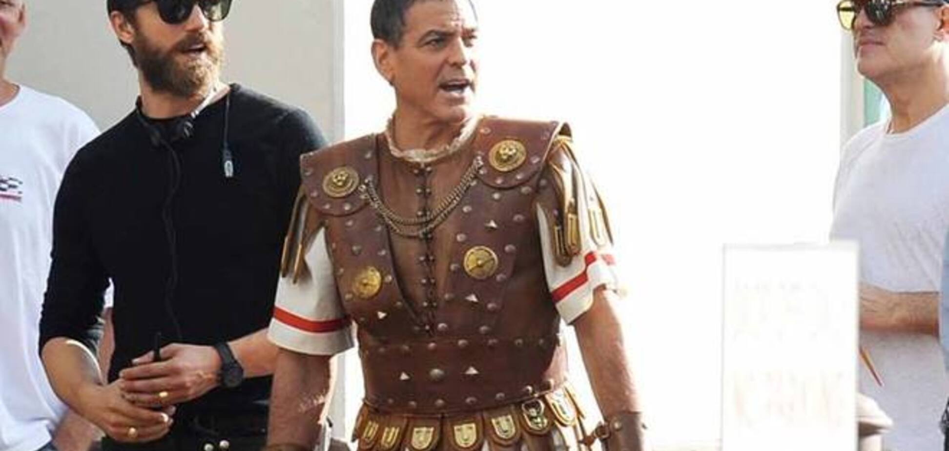 Джордж Клуни предстал в гладиаторских доспехах 