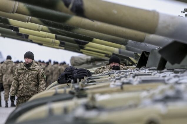 Вооруженые Силы получили новые танки и вертолеты: опубликованы фото