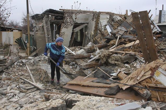 Станица Луганская из-за обстрела террористов осталась без света, газа и воды