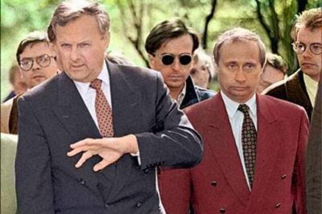 В разведке клоун Путин был таким же нулем, как сейчас в политике