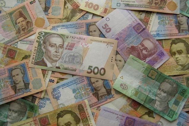 Минфин назвал незаконным перевод зарплат бюджетников в госбанки