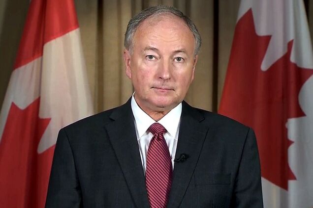 Глава Минобороны Канады посетит Украину