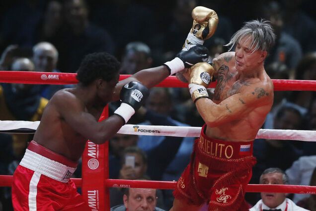 В Москве не доплатили бомжу за бой против Микки Рурка