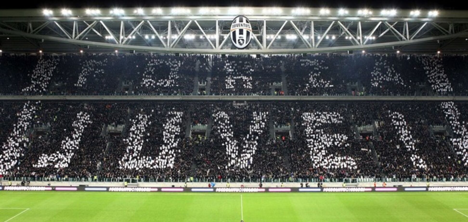 Итальянские фанаты устроили помпезный перфоманс в Лиге чемпионов