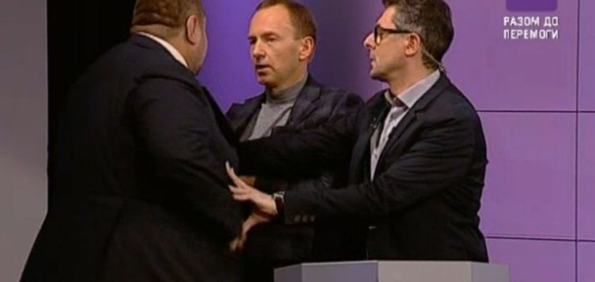 Нардеп Мосийчук подрался с коллегой в прямом эфире: опубликовано видео