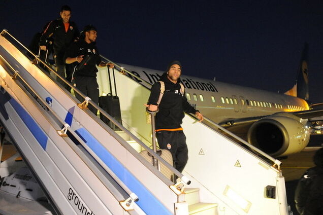 Как футболисты 'Шахтера' летели в логово 'драконов': фото