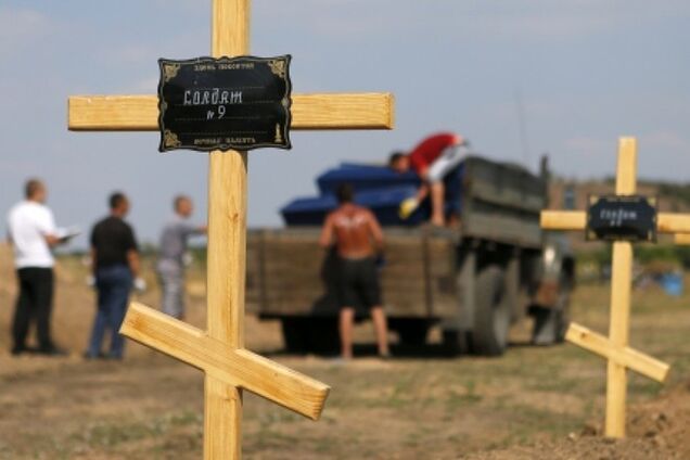 Погибших на Донбассе российских солдат вывозят 'гумконвоями', а потом они загадочно исчезают