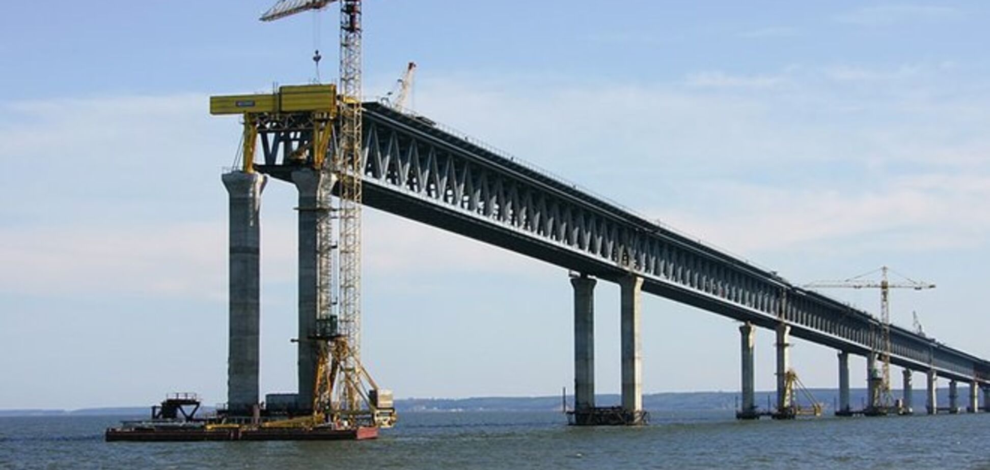 В России отказались строить мост через Керченский пролив