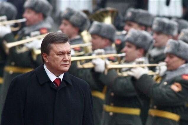 Лебедев провел в армии соцопрос по выявлению противников Януковича