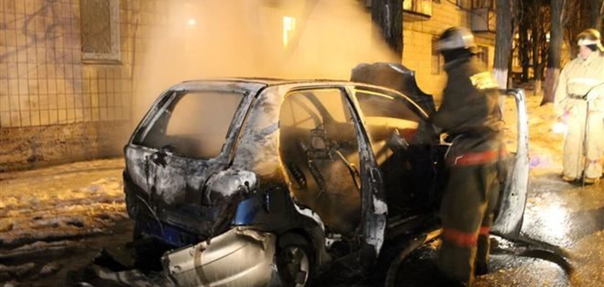 Ответственность за поджоги авто в Киеве взял 'Красный сектор'