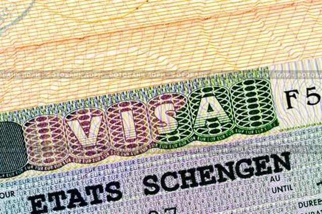 В Украине вырос спрос на услуги фирм, оформляющих шенгенские визы