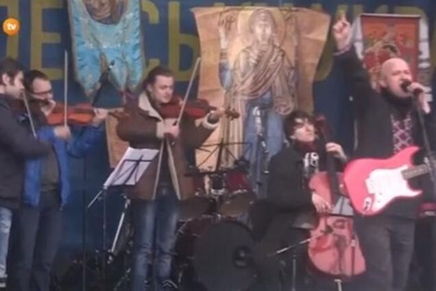 Польский альбом 'Подай руку Украине' будут продавать во всем мире