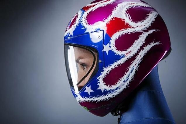 Необычные шлемы спортсменов-скелетонистов