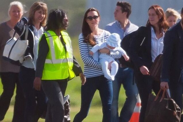 Кейт Миддлтон вместе с сыном улетела в Вест-Индию