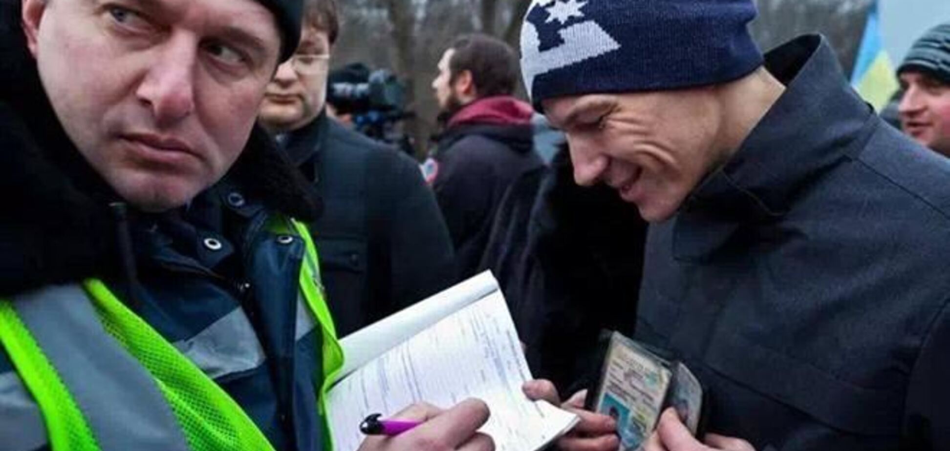 В Киеве на водителя составили протокол за движение в автоколонне