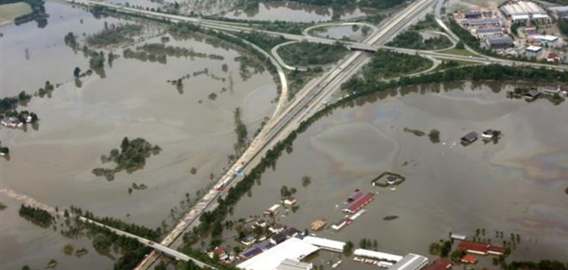 Темза затопила пригороды Лондона