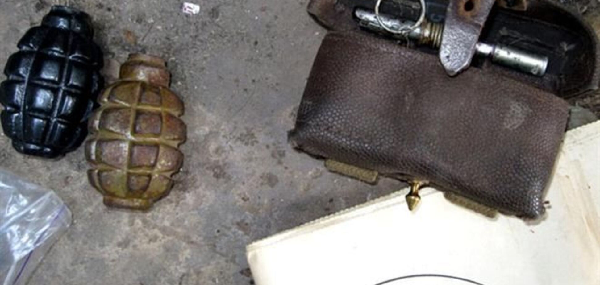 На Полтавщині пенсіонер намагався продати цілий арсенал зброї