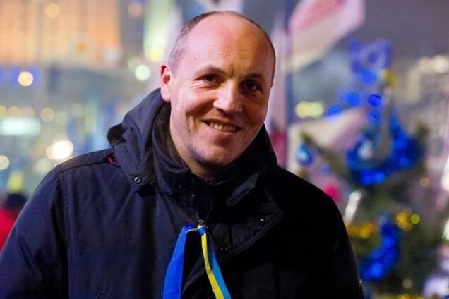 Парубий уже начал подписывать приказы по самообороне Майдана