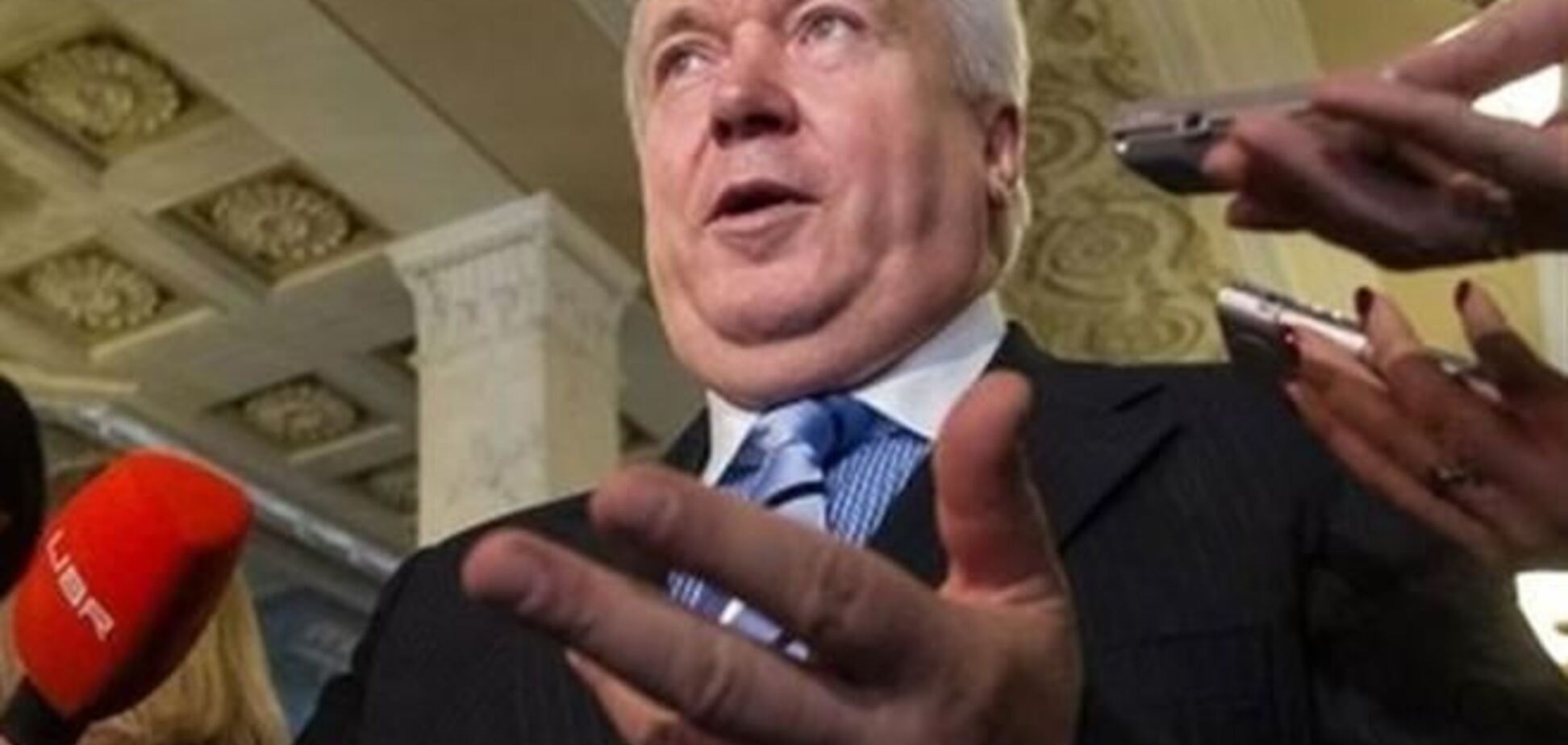 Олийнык назвал нелепыми призывы оппозиции к бойкоту товаров регионалов