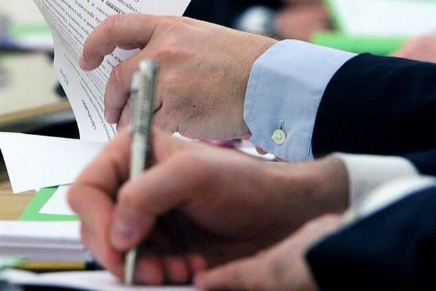 Украина сократила госзакупки почти на треть