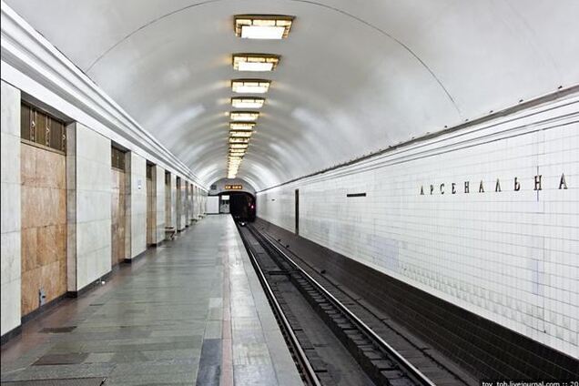 Киевлянка 'заминировала' станцию метро возле Грушевского