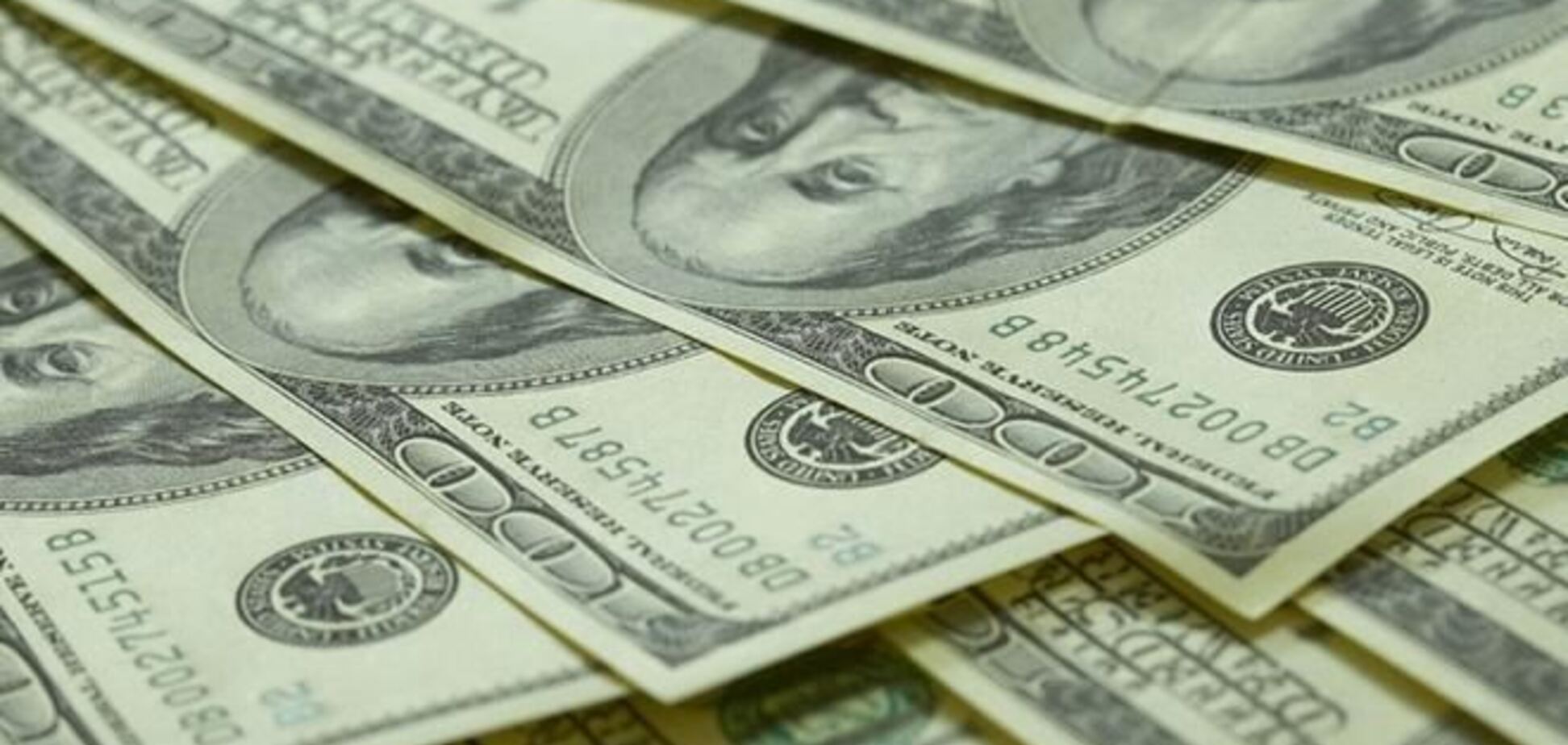 Украинцы в январе купили валюты на $1,5 млрд