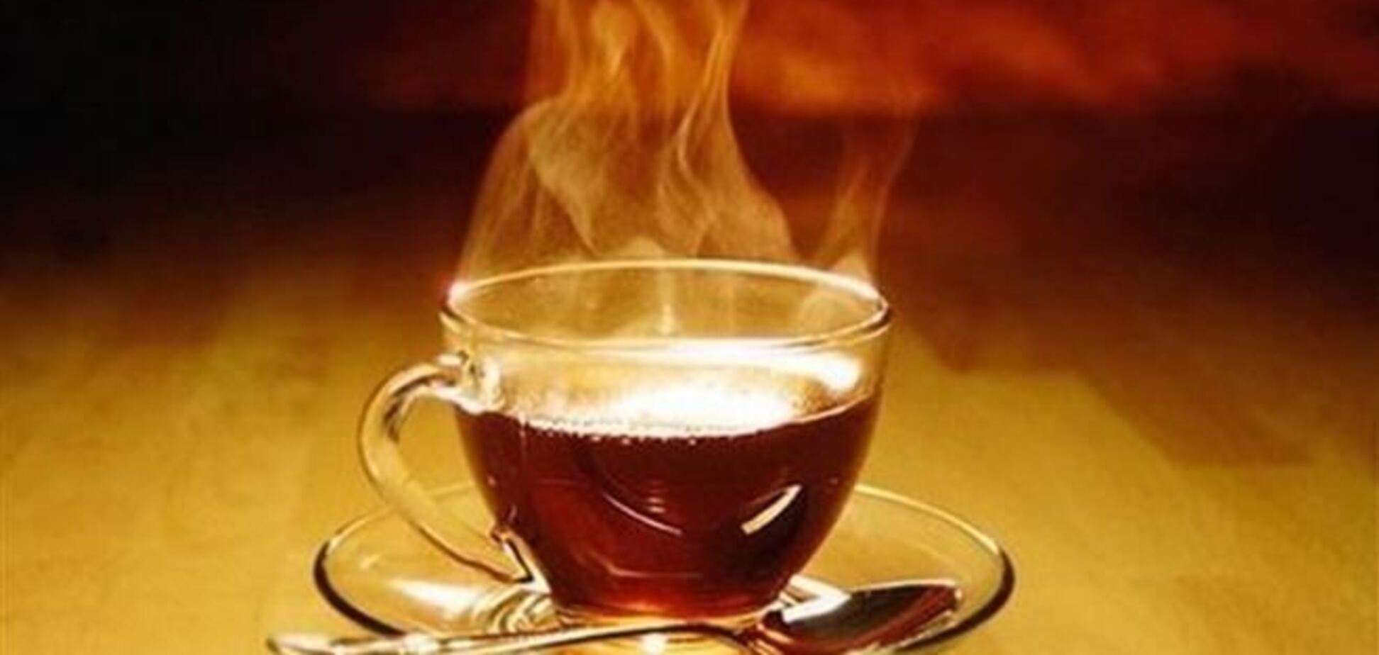 Крепкий и горячий чай может быть опасен