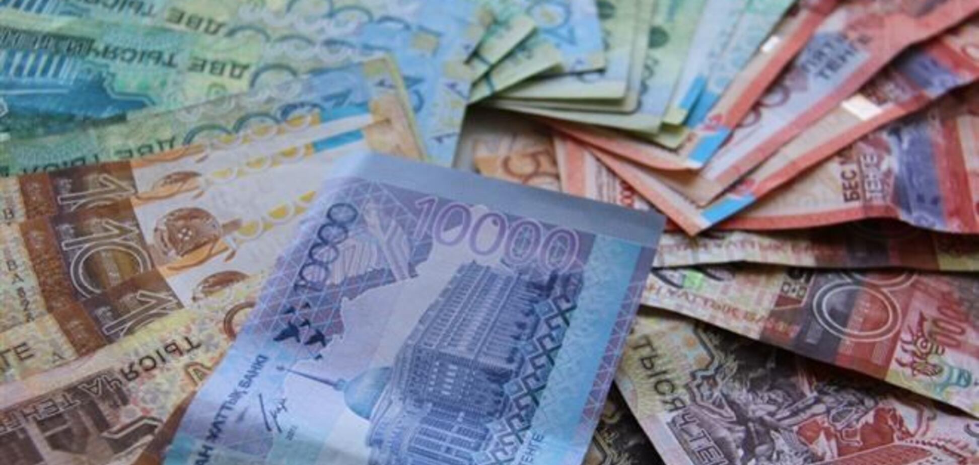 Казахстан отказался от повторной девальвации тенге