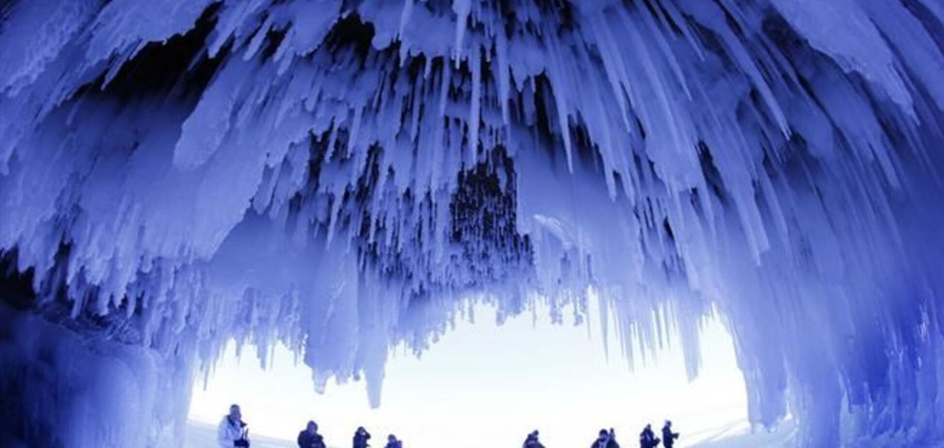 Замерзшие пещеры Апосл-Айлендс