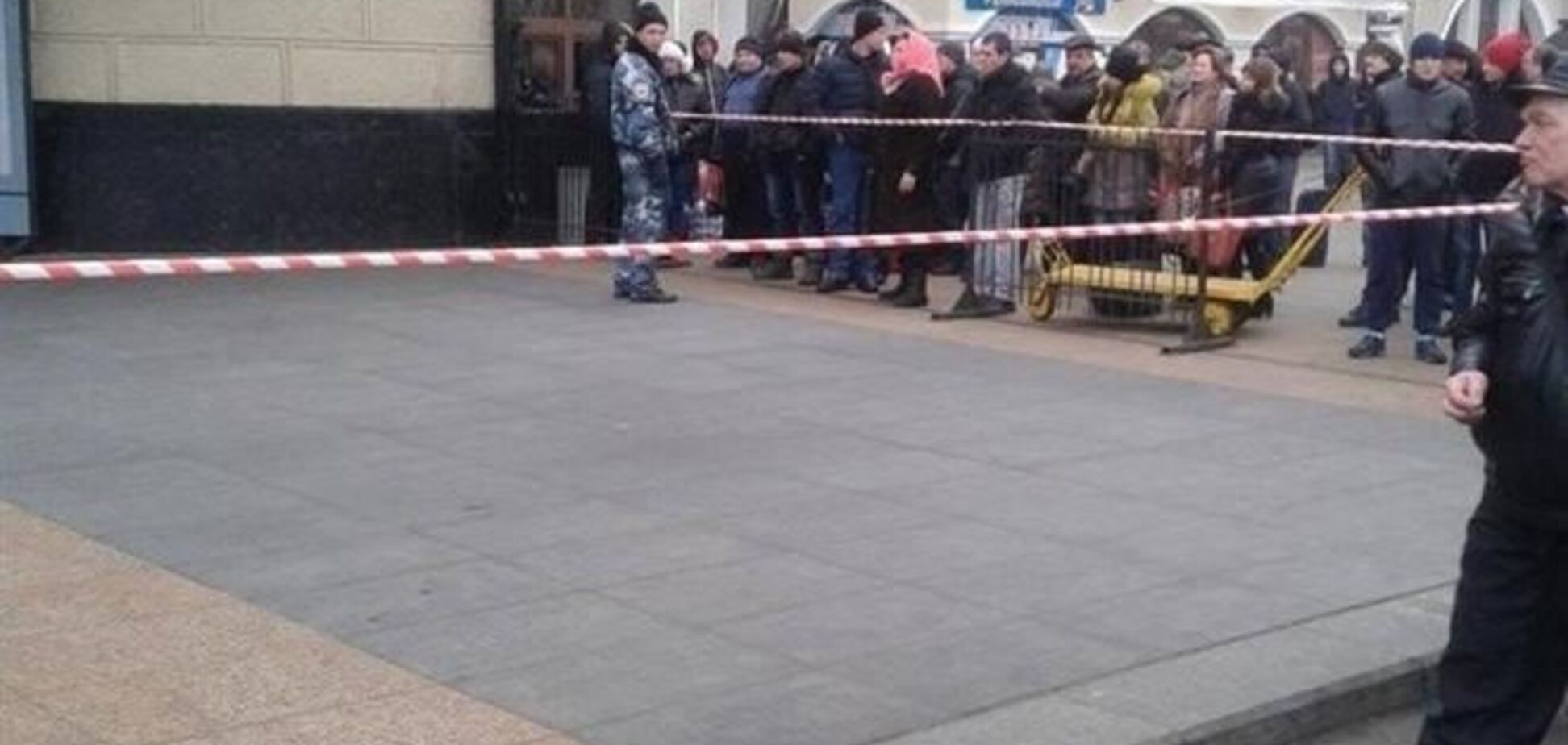 Милиция проверяет информацию о минировании киевского вокзала