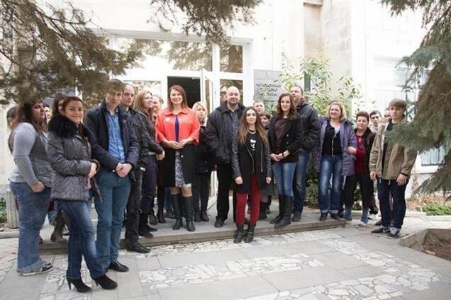 Крымский телеканал поддержал забастовку 'Лебединым озером' в эфире