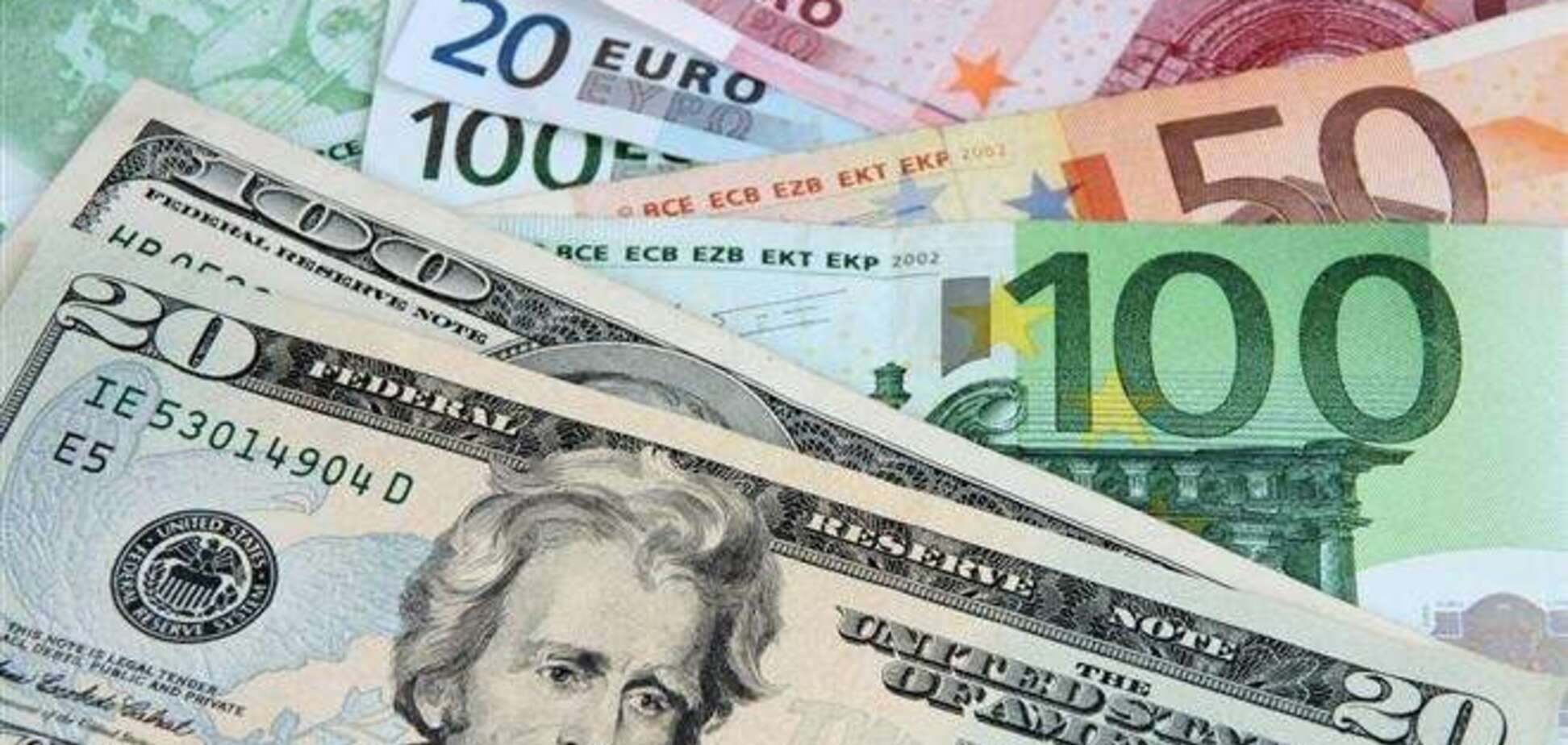 Доллар в Украине уже 9 грн, евро – 12,3 грн