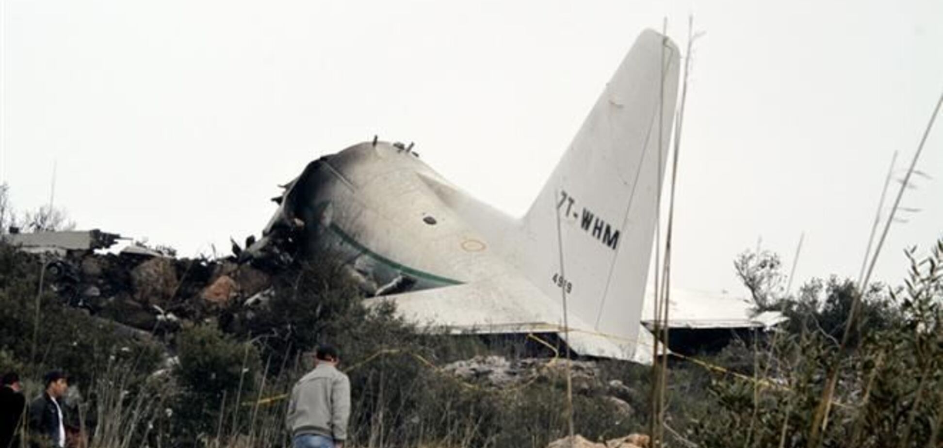 Знайдено 'чорний ящик' літака, що розбився в Алжирі літака