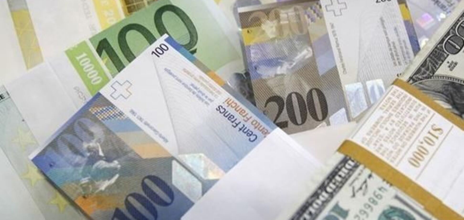 Доллар на межбанке поднялся до 8,77 грн, евро - до 12,00 грн
