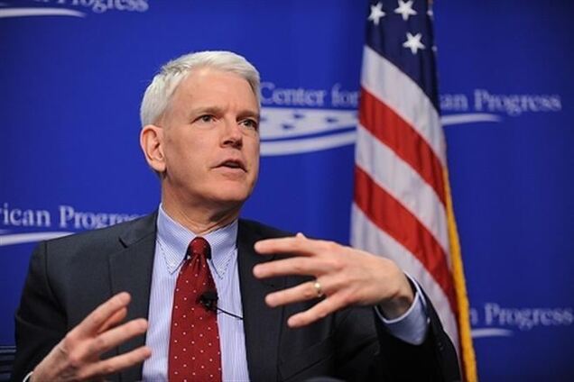 Экс-посол США опровергает американское финансирование протестов в Украине