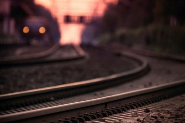 На Черкащині дві людини потрапили під потяг