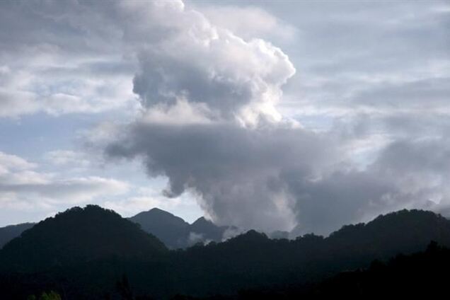 В Індонезії з'явилися перші жертви виверження вулкана