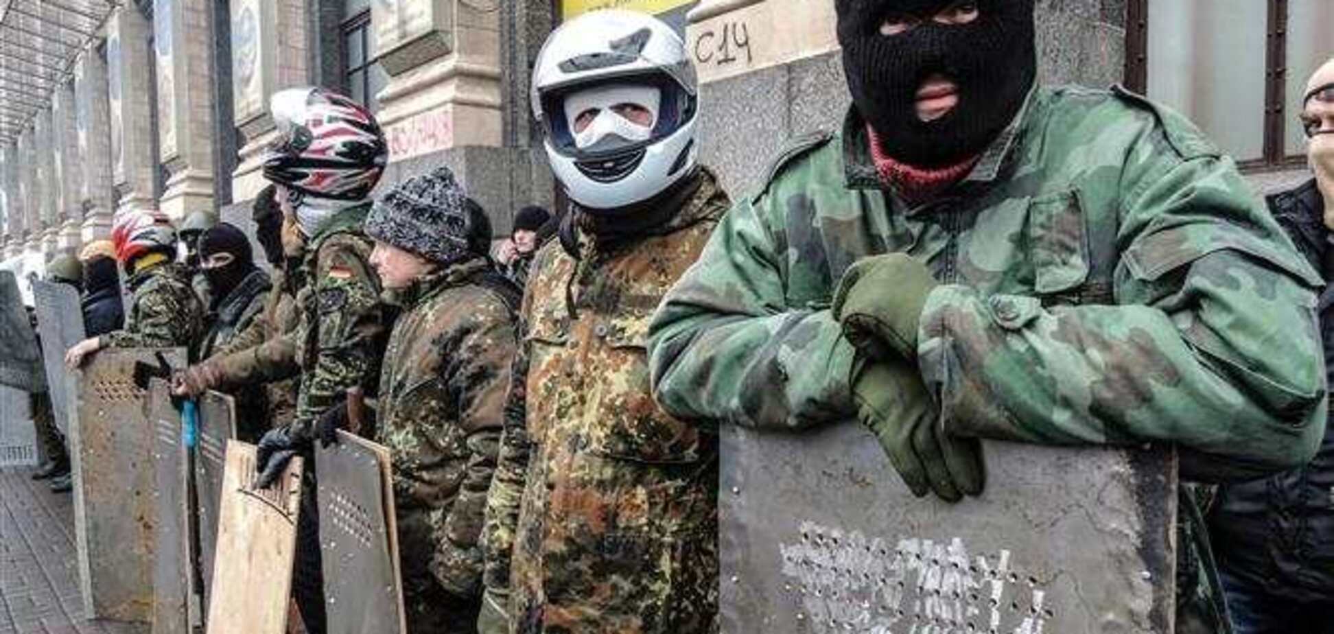 Девушки поздравят парней из Самообороны Майдана с Днем всех влюбленных