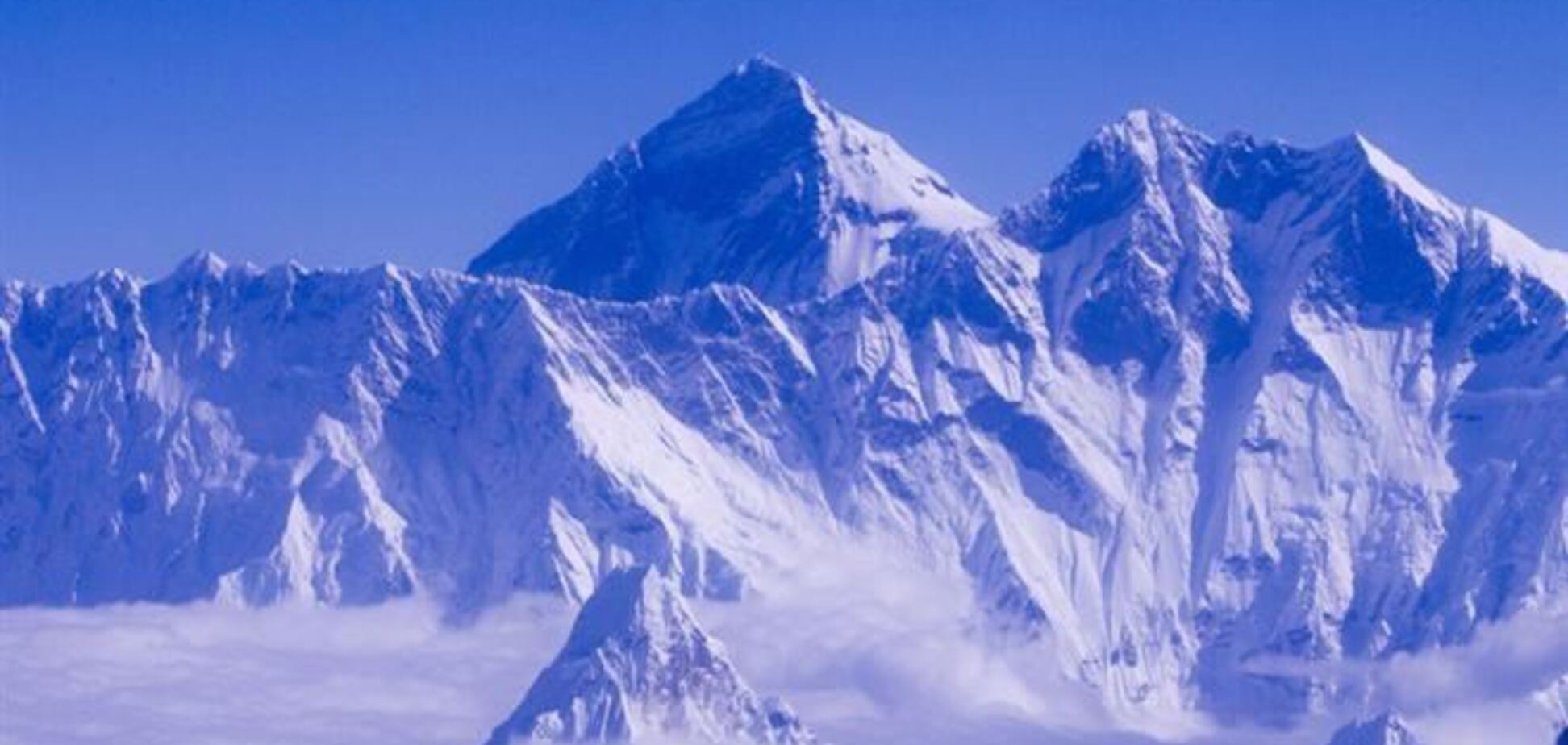 Непал вдвое снизил цену восхождения на Эверест