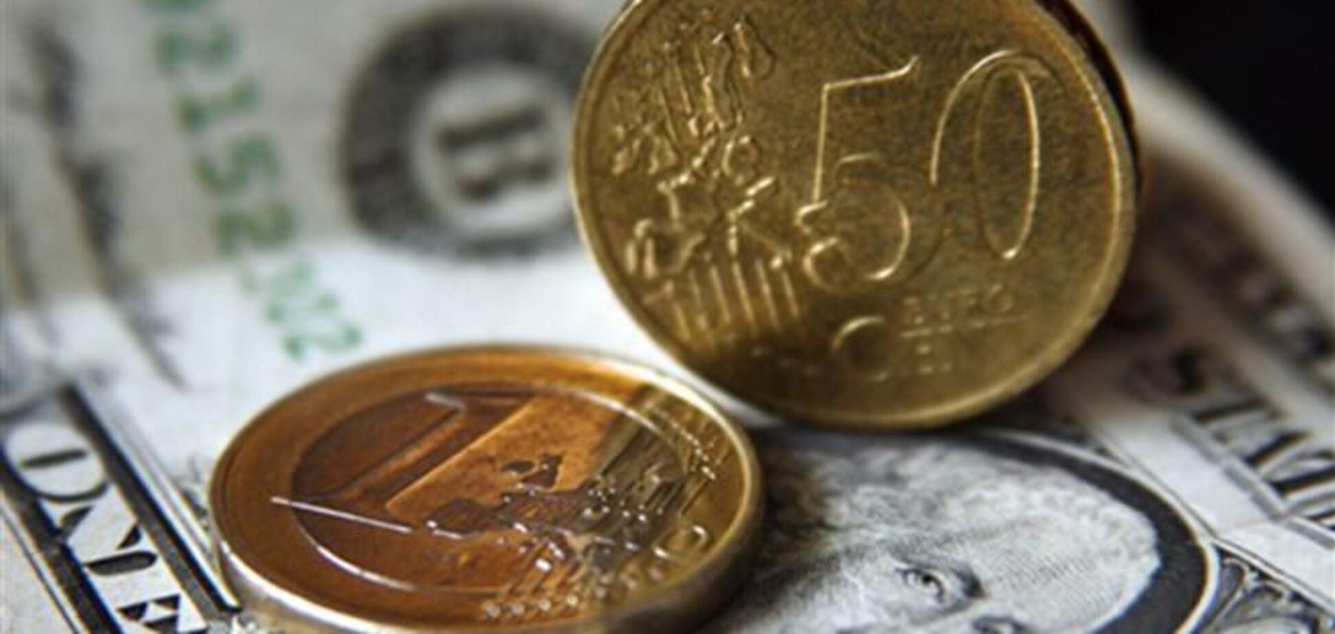 Доллар вырос до 8,82 грн на закрытии межбанка