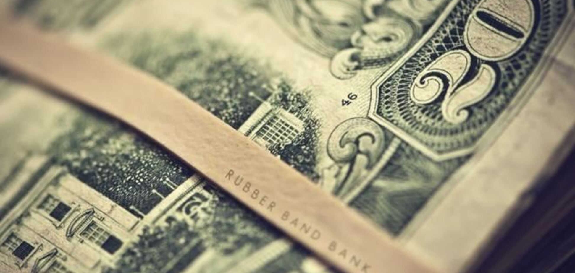 Банкир считает, что в феврале доллар будет колебаться в пределах 8,5-9 грн