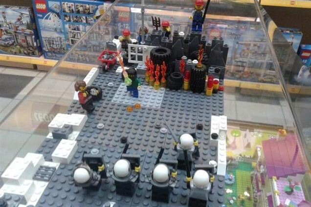 Во Львове создали игрушечную копию местного Евромайдана