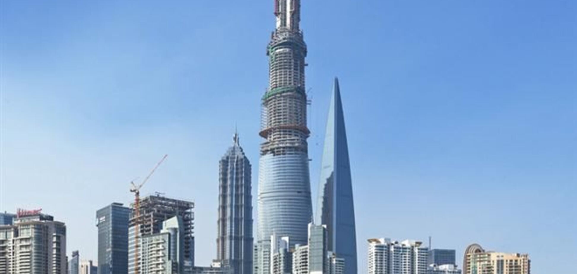 Опубликовано видео подъема на Шанхайскую башню без страховки