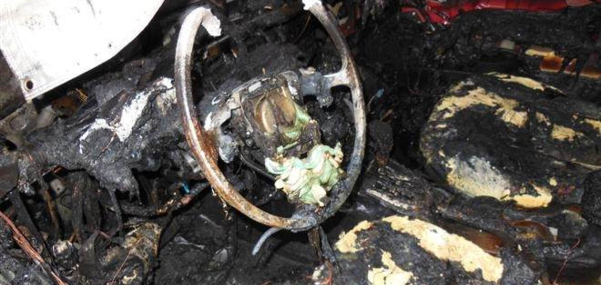 Мужчина, сгоревший в автомобиле возле Запорожья, не был автомайдановцем - МВД