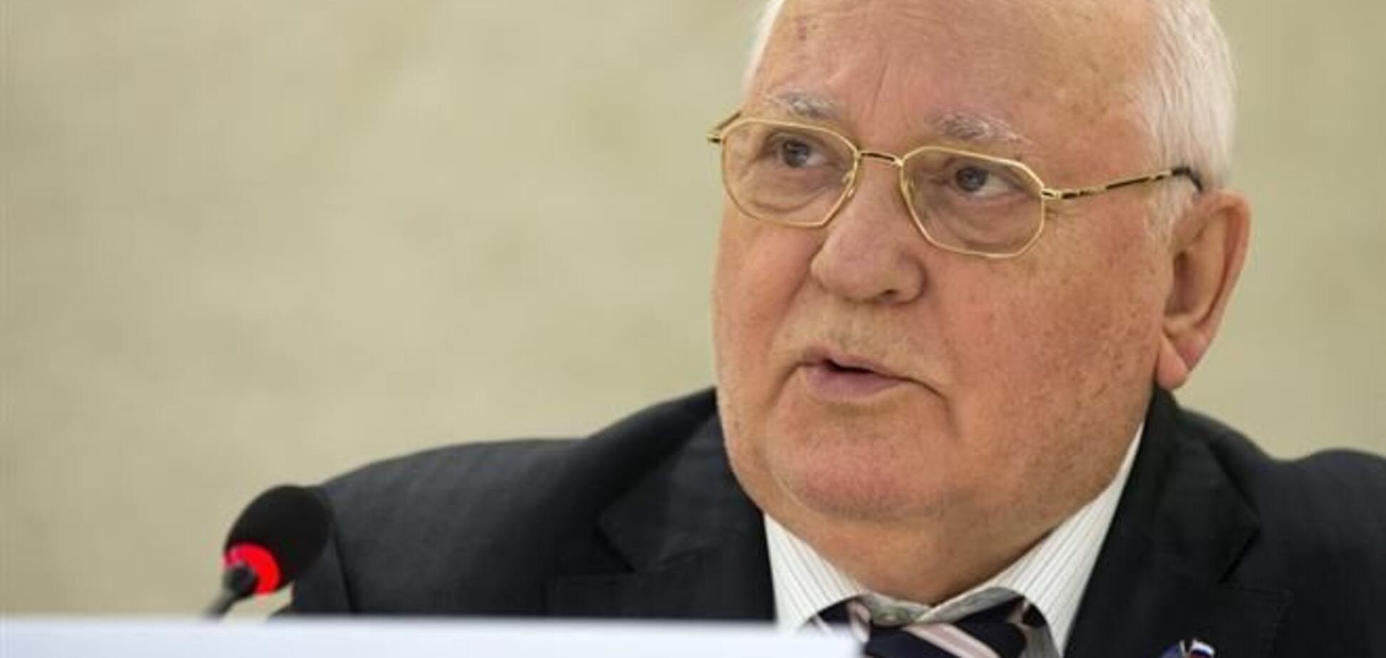 Горбачов: українцям варто самим розібратися у своїх політичних проблемах 